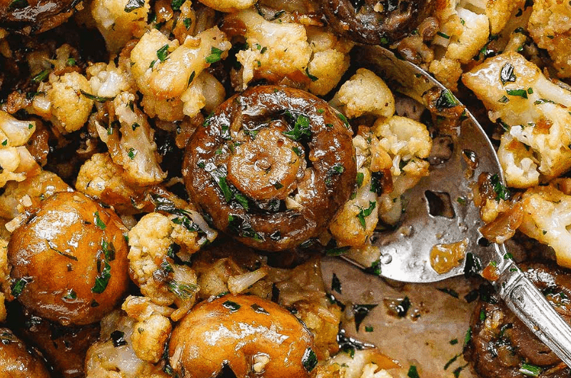 Healthy Garlic Mushrooms Cauliflower Skillet